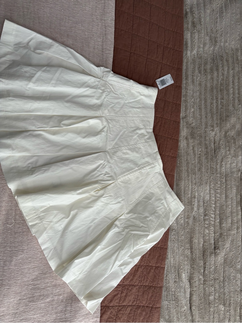 Torrid size 18 NWT High-Rise Cream Circle Skirt — Pleated Flare